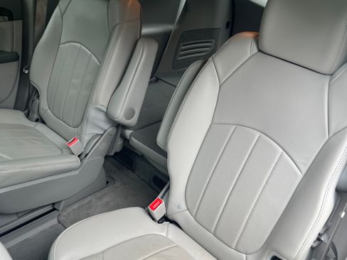 Used 2013 Buick Enclave Leather FWD image 14