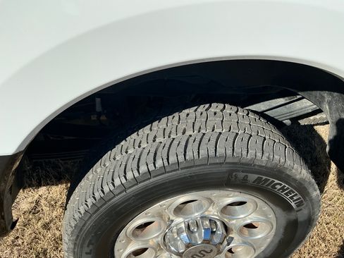 Used 2024 Ford F350 King Ranch w/ FX4 Off-Road Package image 10