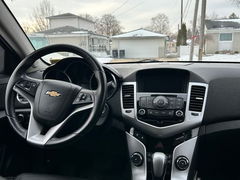 Used 2014 Chevrolet Cruze LT image 6