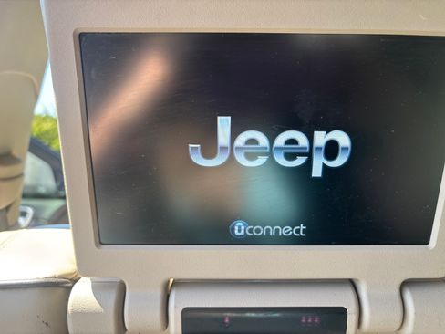 Used 2015 Jeep Grand Cherokee Overland w/ Advanced Technology Group image 14