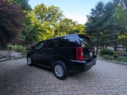 Used 2013 Chevrolet Tahoe 4WD Hybrid image 2