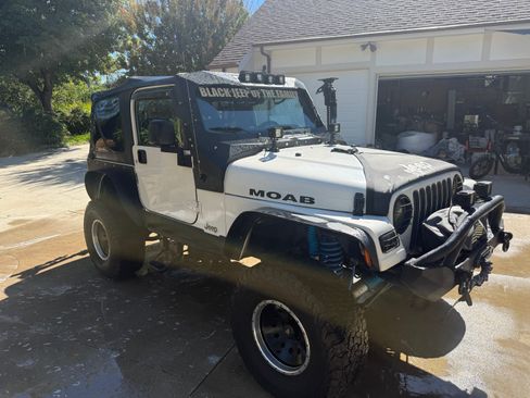 Used 2005 Jeep Wrangler Sport w/ 30" Tire & Wheel Group image 2