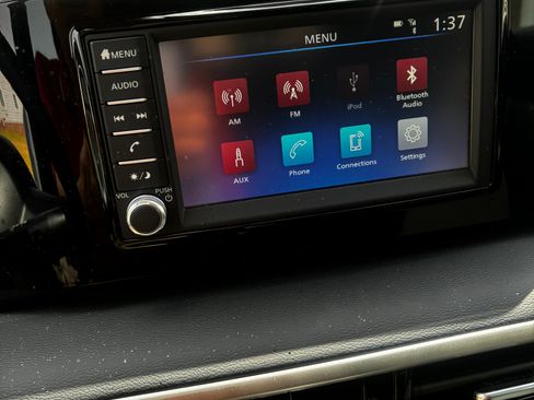 Used 2025 Nissan Kicks S image 6