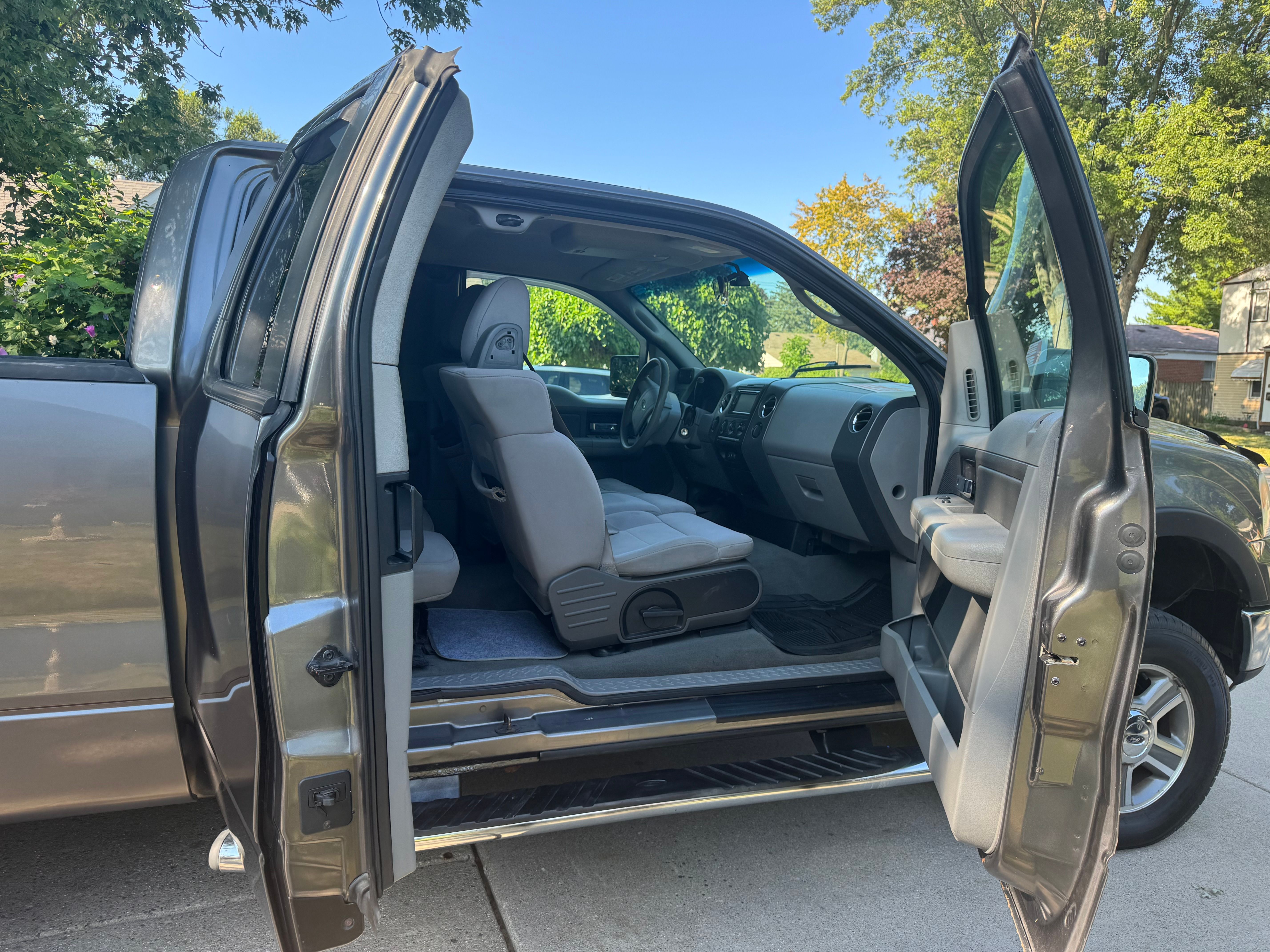 Used 2005 Ford F150 XLT AWD/4WD image 17