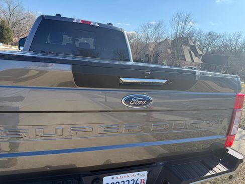 Used 2022 Ford F250 Lariat w/ Chrome Package image 8