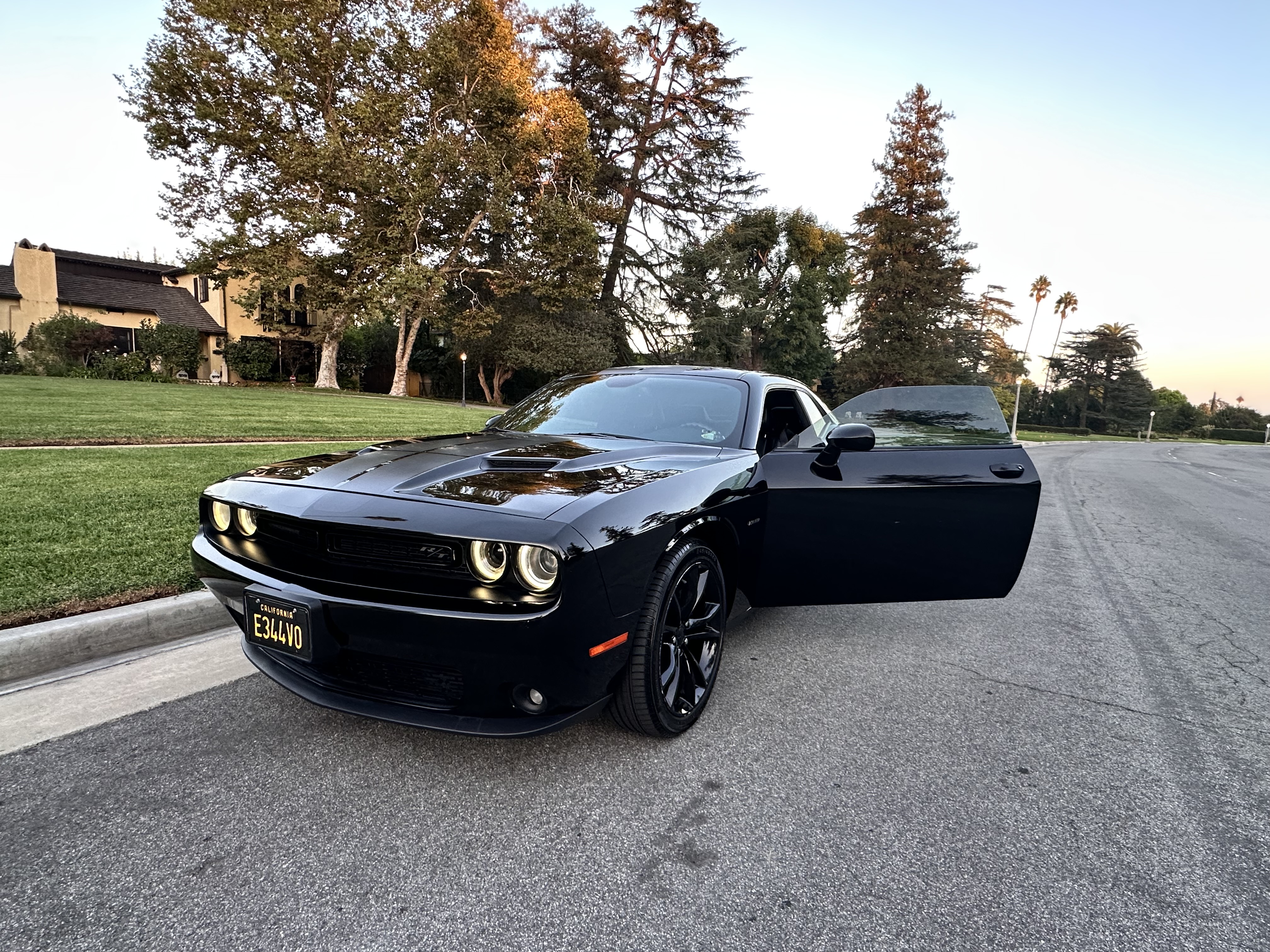 Used 2016 Dodge Challenger R/T Plus RWD image 1