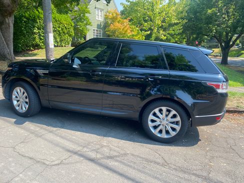 Used 2014 Land Rover Range Rover Sport HSE AWD/4WD image 2