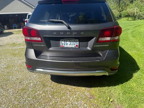 Used 2017 Dodge Journey Crossroad FWD image 4