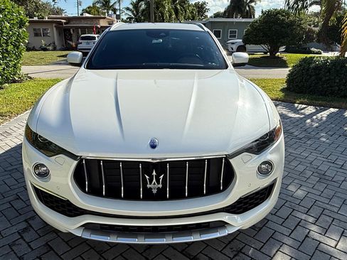 Used 2019 Maserati Levante S GranLusso image 5