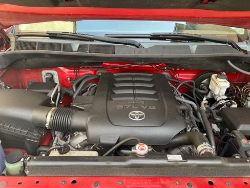 Used 2018 Toyota Tundra SR5 image 8