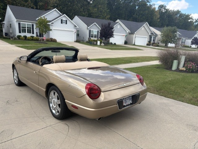 Used 2005 Ford Thunderbird RWD image 6