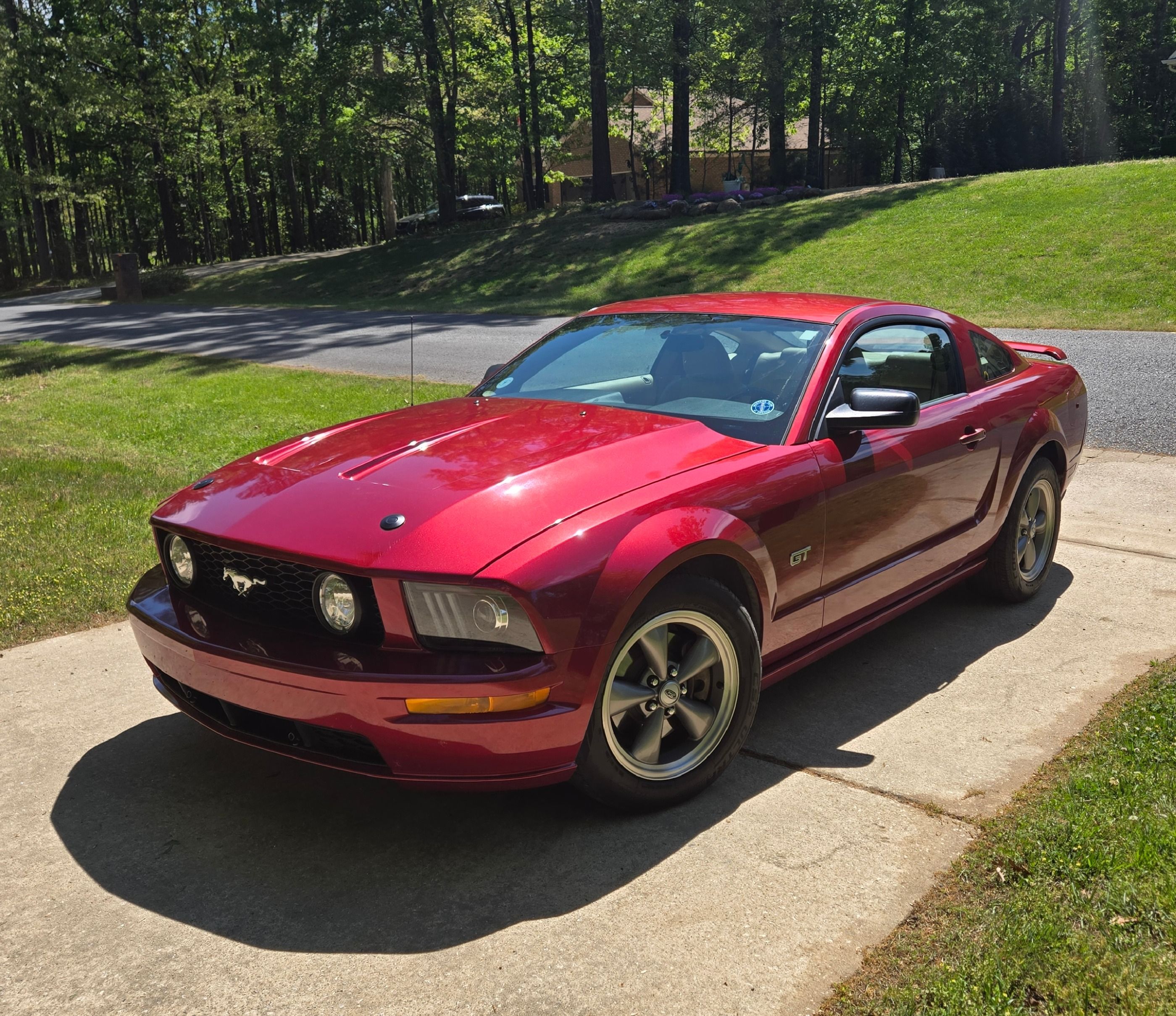 Used 2006 Ford Mustang GT Premium RWD image 1
