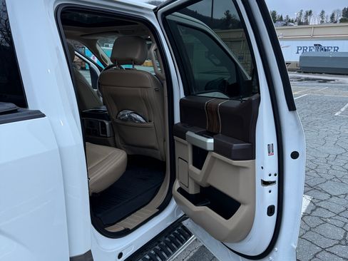 Used 2020 Ford F150 Lariat w/ Equipment Group 502A Luxury image 10