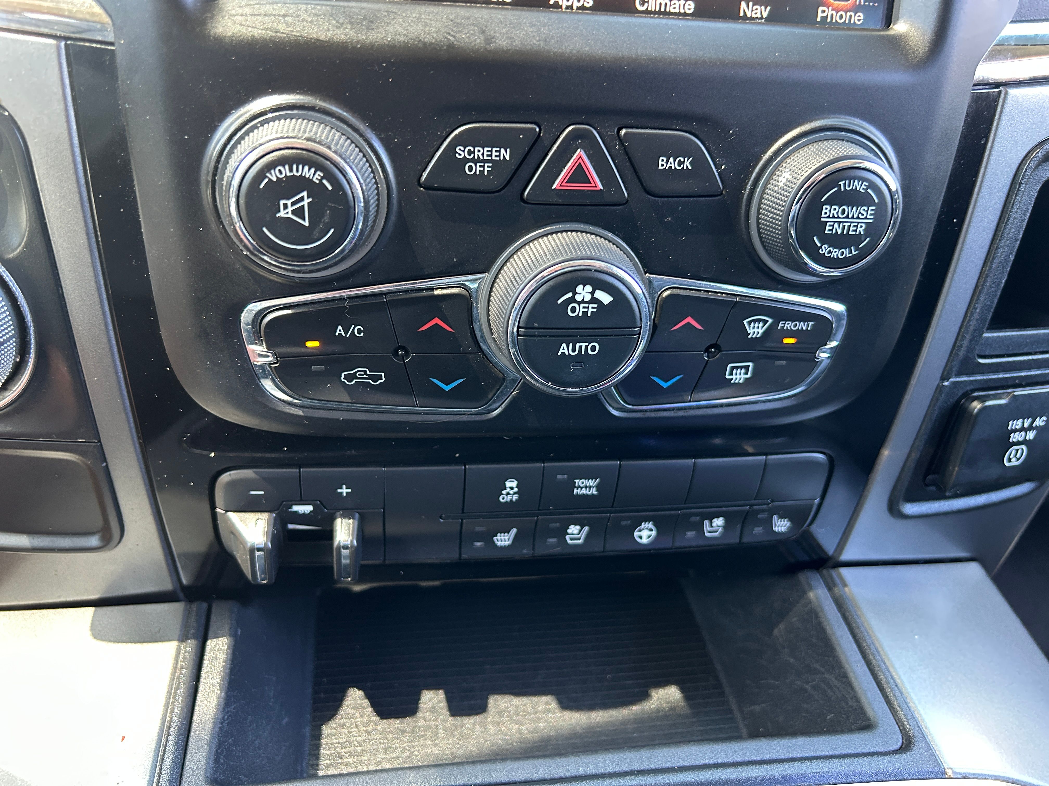 Used 2017 RAM 1500 Sport w/ Black Ram 1500 Sport Group RWD image 10