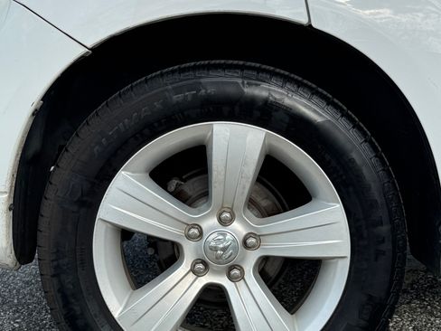 Used 2012 Dodge Caliber SXT image 4