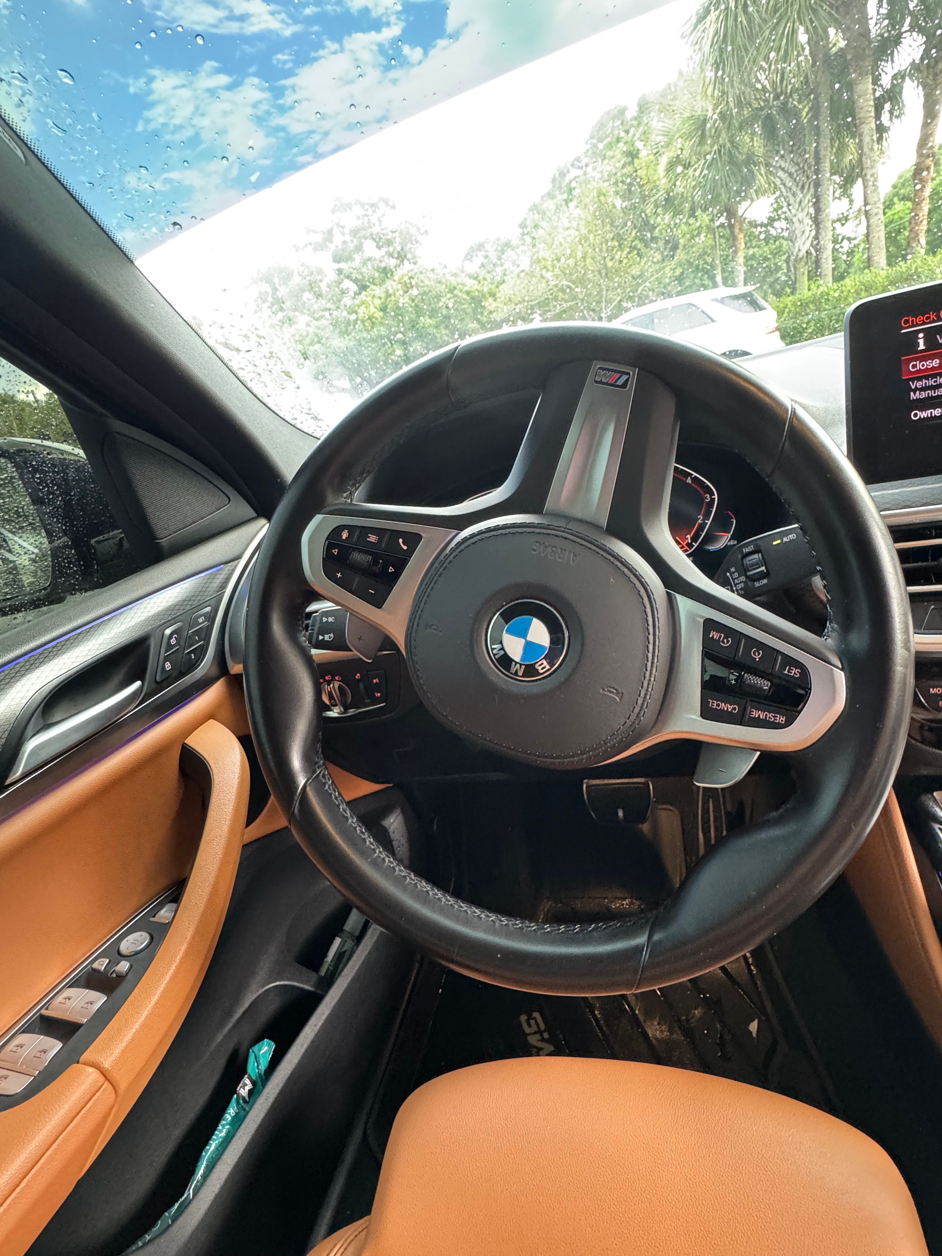 Used 2023 BMW X4 xDrive30i w/ M Sport Package AWD/4WD image 4