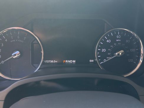 Used 2018 Ford Expedition XLT w/ Equipment Group 202A image 9