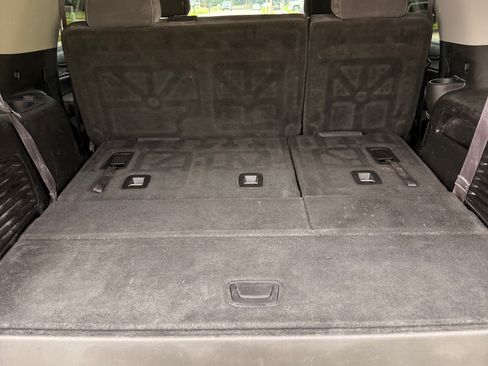 Used 2017 GMC Yukon SLE w/ SLE Value Package RWD image 11