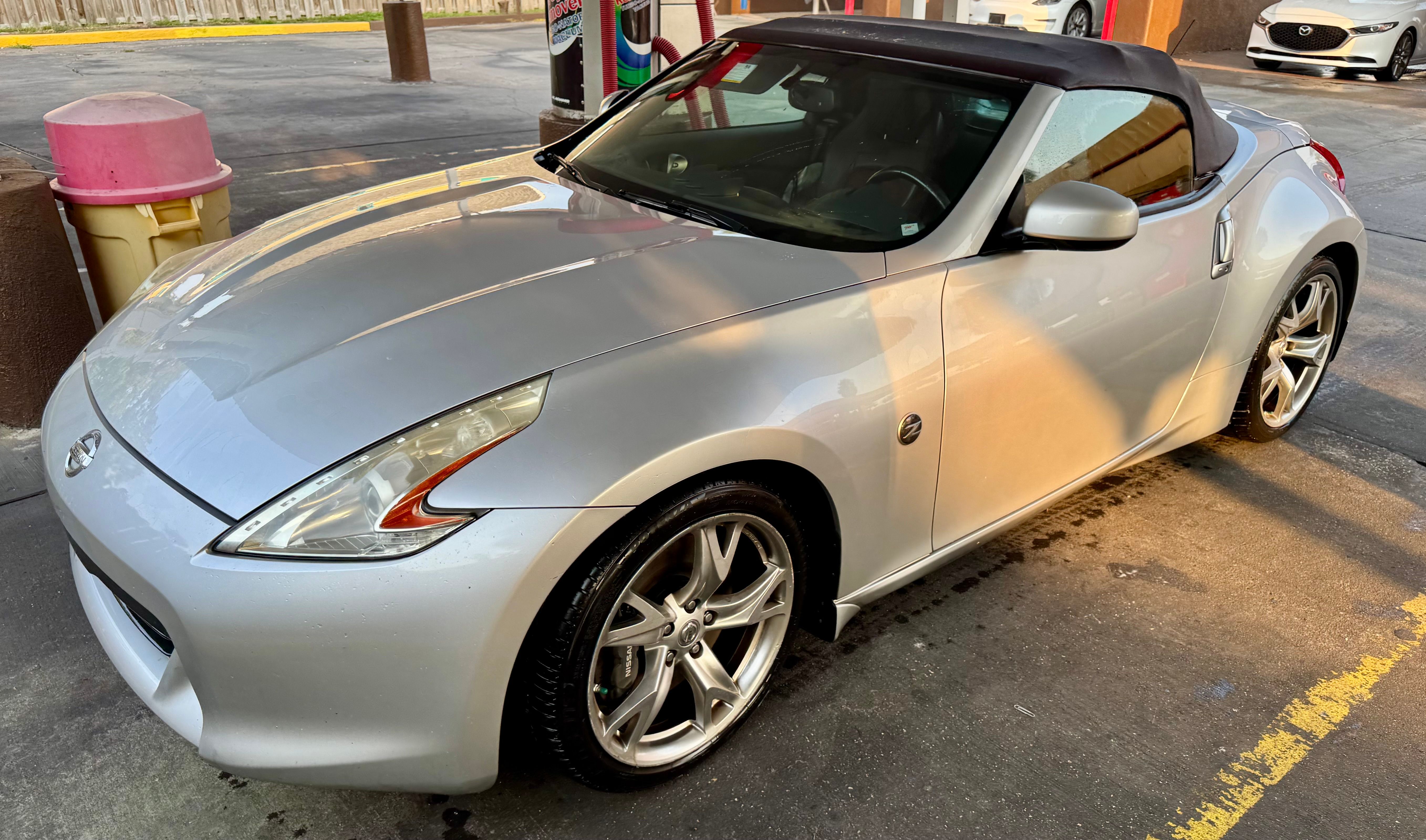 Used 2010 Nissan 370Z Touring w/ Sport Pkg RWD image 14