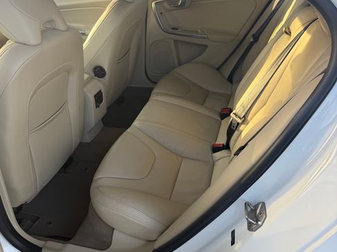 Used 2014 Volvo S60 T5 FWD image 5