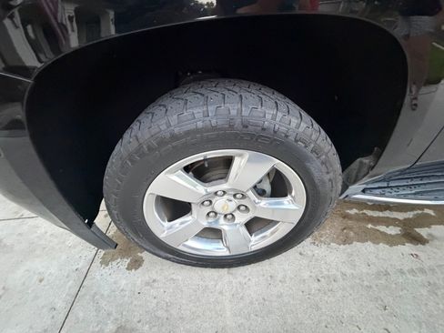 Used 2017 Chevrolet Suburban Premier RWD image 17