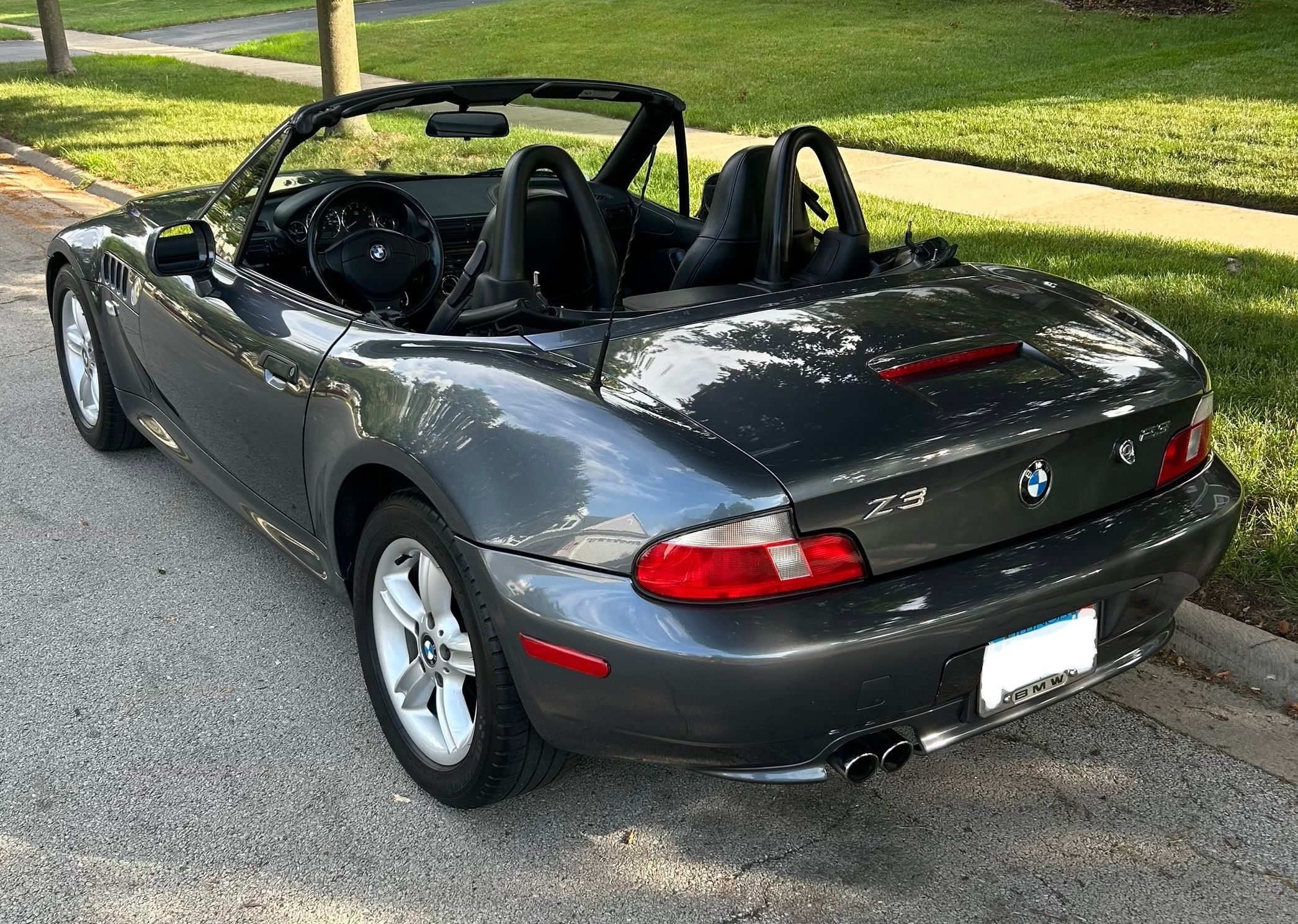 Used 2000 BMW Z3 2.5i RWD image 2