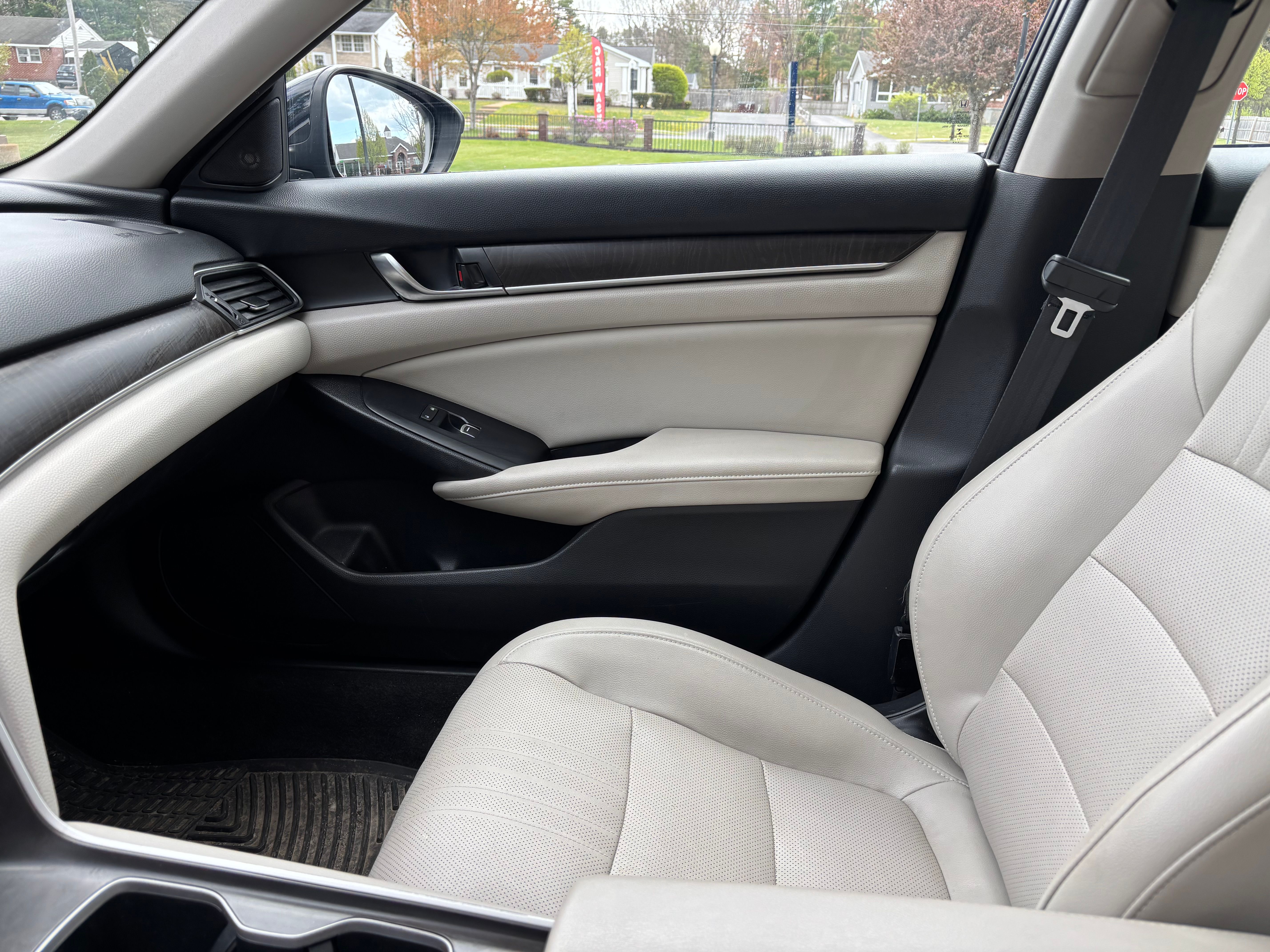 Used 2018 Honda Accord EX-L image 11
