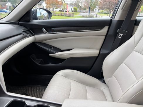 Used 2018 Honda Accord EX-L image 11