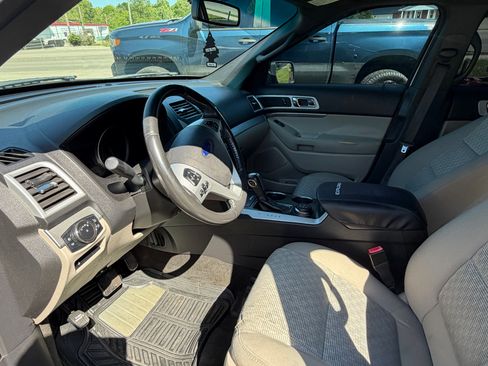 Used 2012 Ford Explorer XLT AWD/4WD image 4