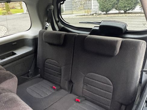 Used 2011 Nissan Pathfinder SV image 5