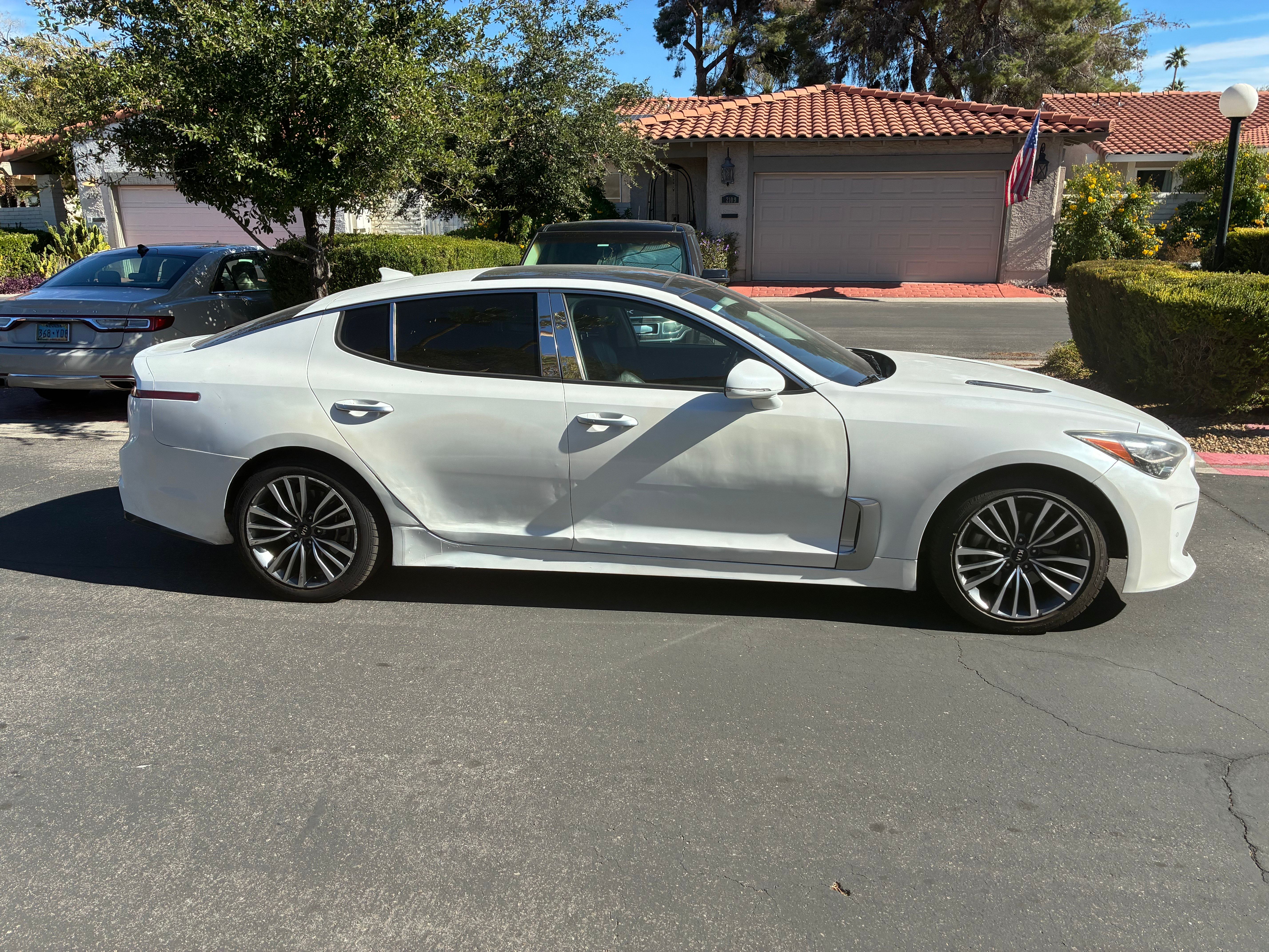 Used 2018 Kia Stinger Premium RWD image 1