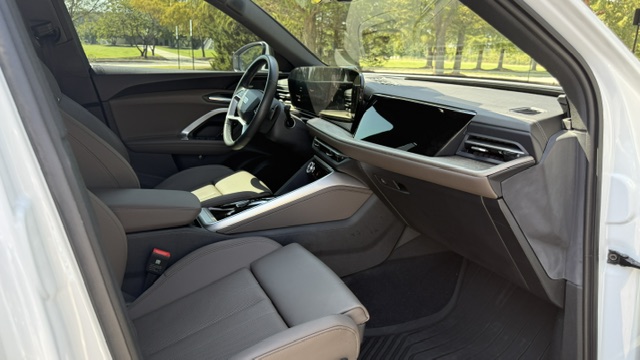 Used 2025 Audi Q5 Premium Plus AWD/4WD image 23