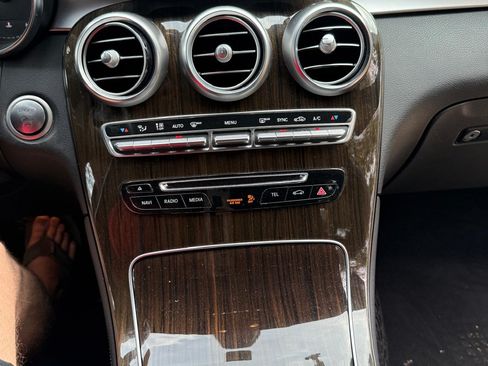 Used 2018 Mercedes-Benz GLC 300 image 4