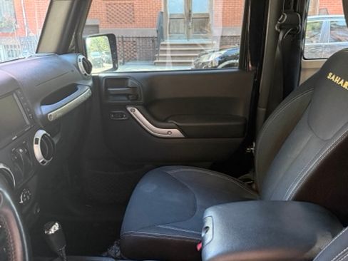 Used 2015 Jeep Wrangler Sahara w/ Connectivity Group AWD/4WD image 6
