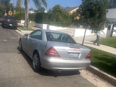 Used 2003 Mercedes-Benz SLK 320 image 2