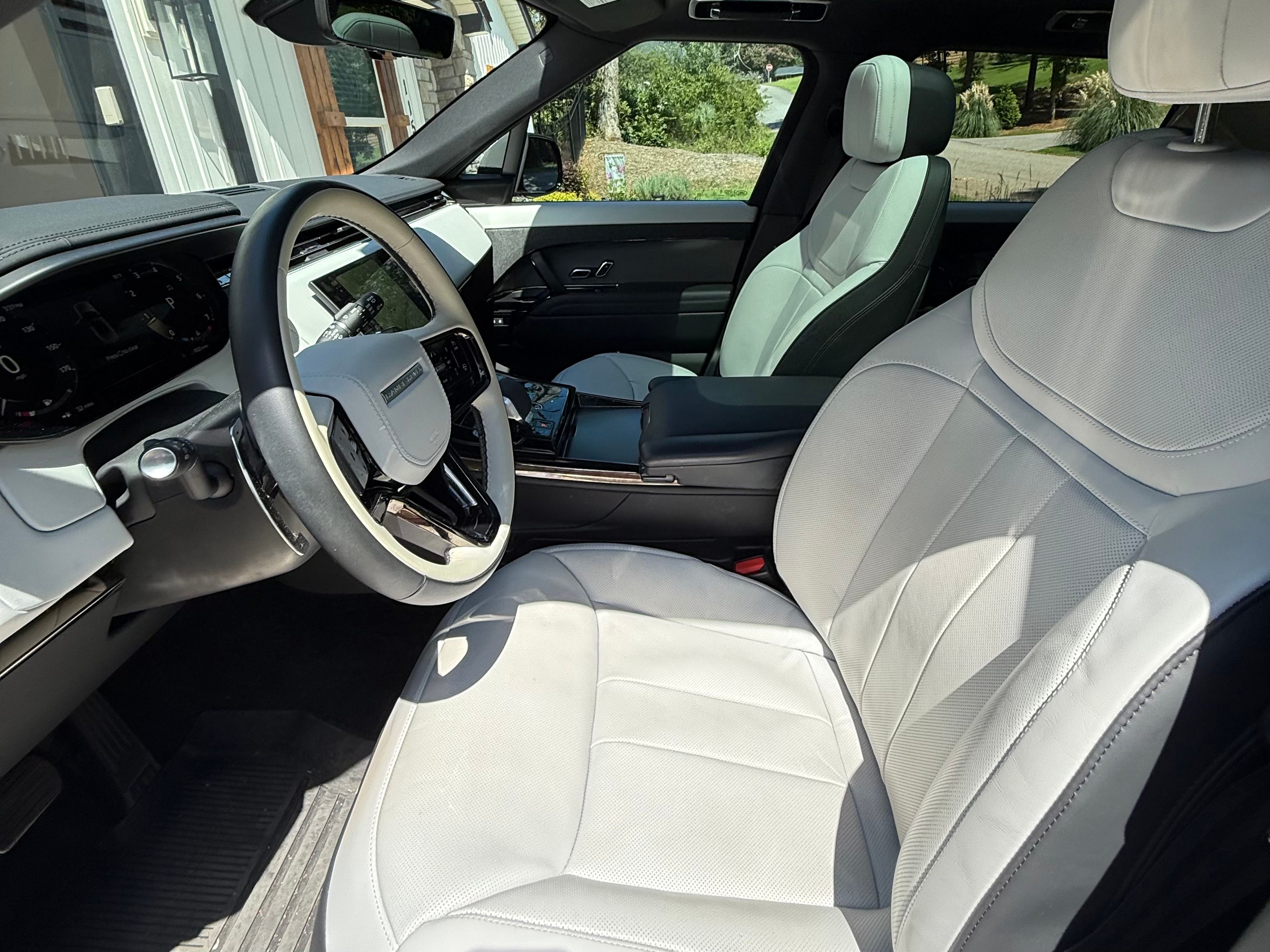 Used 2025 Land Rover Range Rover Sport Dynamic SE AWD/4WD image 19