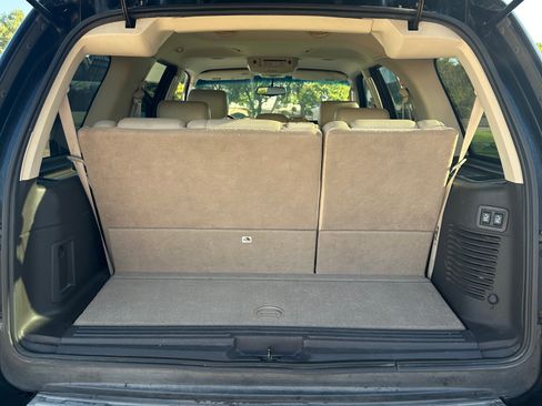 Used 2003 Lincoln Navigator 4WD image 6