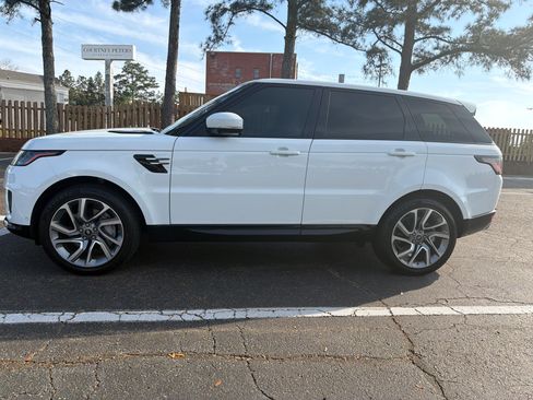 Used 2020 Land Rover Range Rover Sport HSE image 4