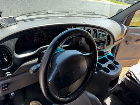 Used 1998 Ford E-350 and Econoline 350 RWD image 9