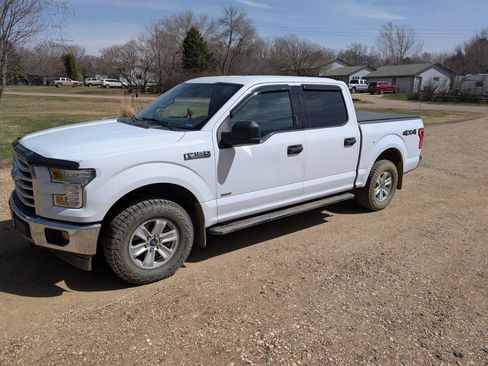 Used 2017 Ford F150 XLT image 1