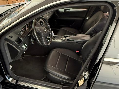 Used 2011 Mercedes-Benz C 300 C 300 4MATIC Luxury Sedan 4D image 13