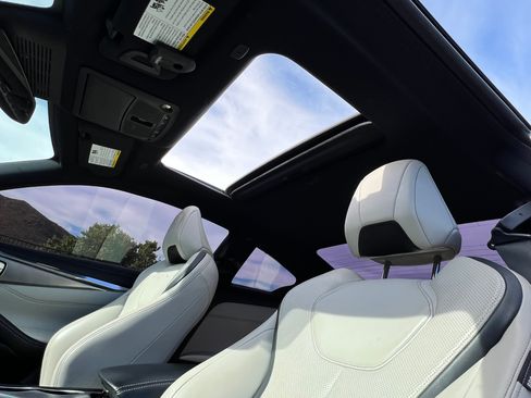 Used 2021 INFINITI Q60 3.0t Luxe RWD image 15