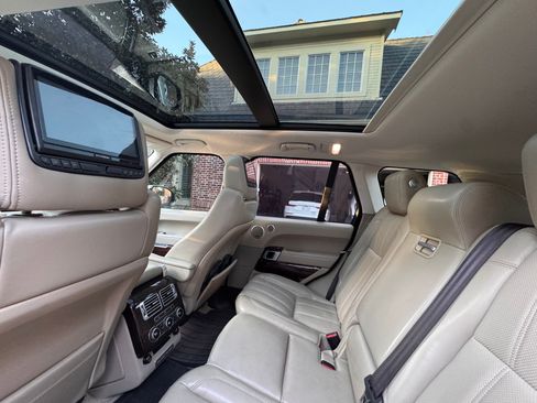 Used 2015 Land Rover Range Rover HSE image 10