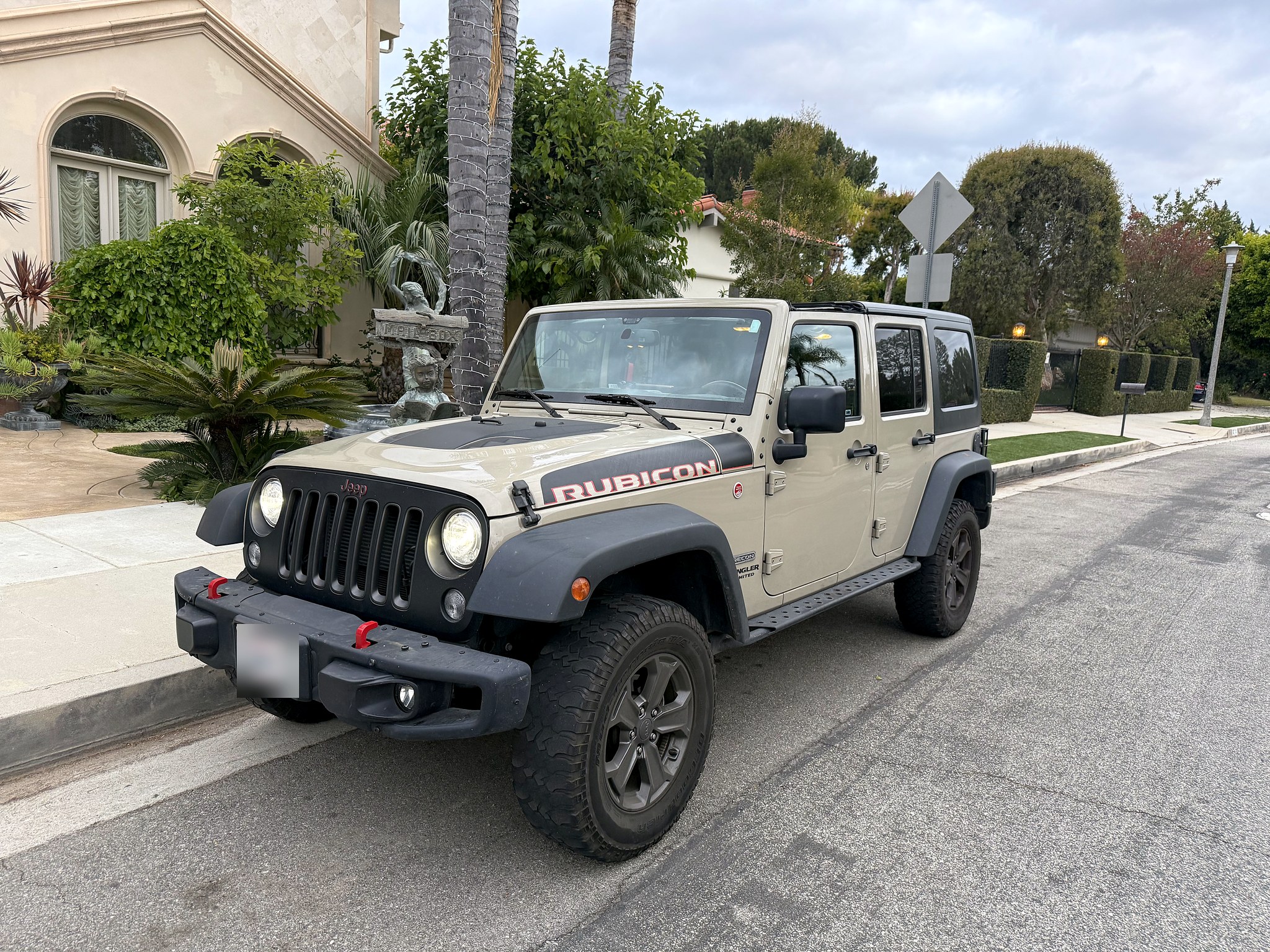 Used 2017 Jeep Wrangler Unlimited Rubicon AWD/4WD image 2
