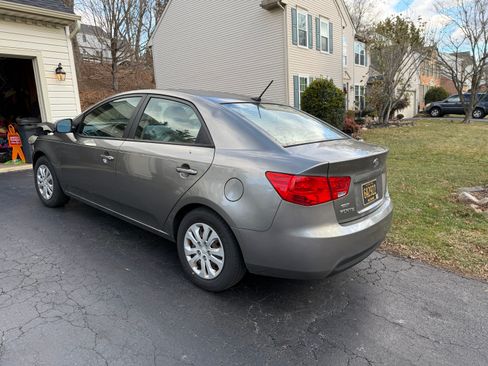 Used 2012 Kia Forte EX image 9