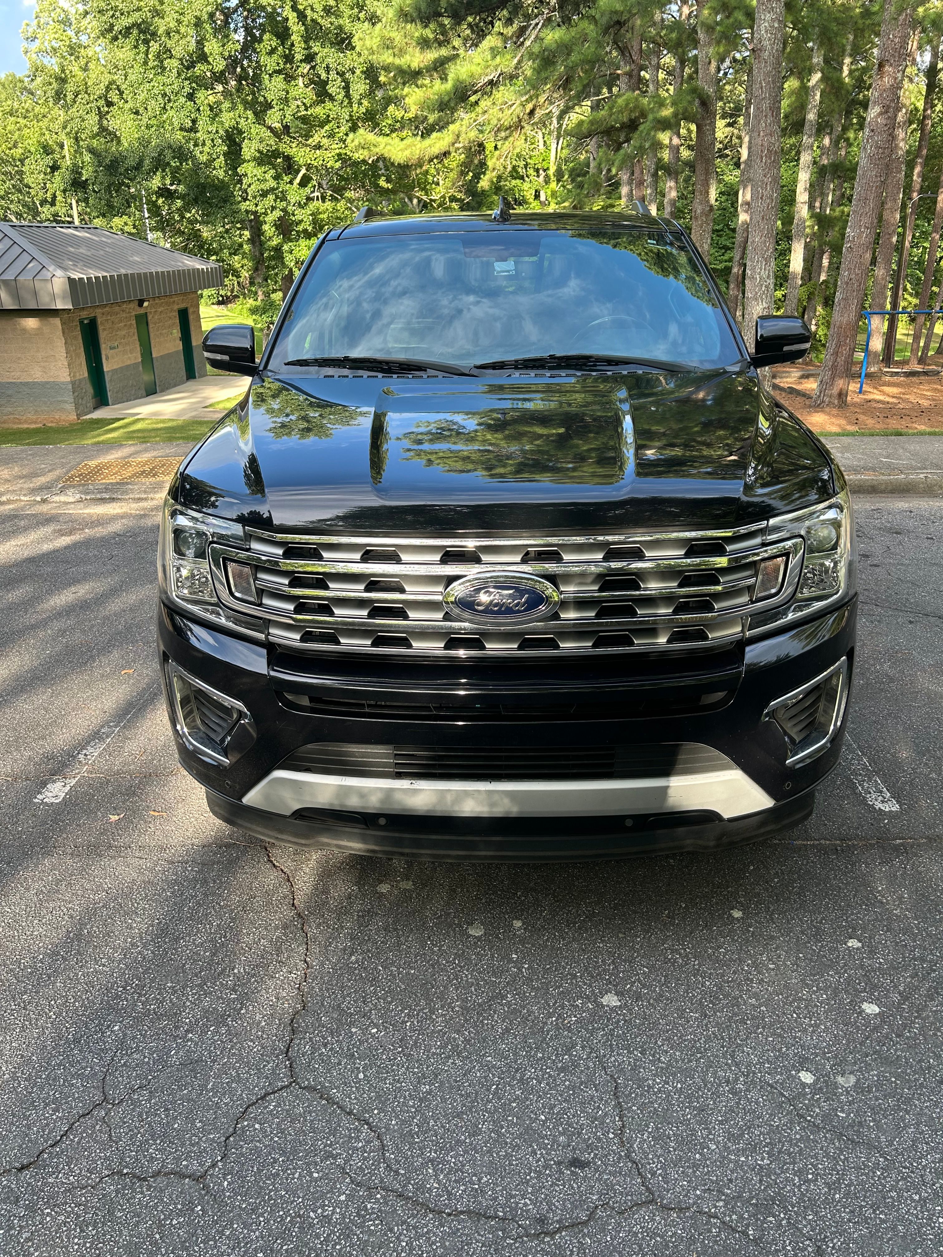 Used 2019 Ford Expedition Limited RWD image 4