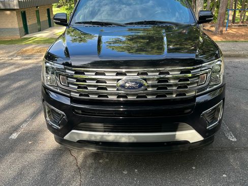 Used 2019 Ford Expedition Limited RWD image 4