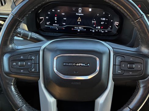 Used 2022 GMC Yukon XL Denali w/ Advanced Technology Package image 16