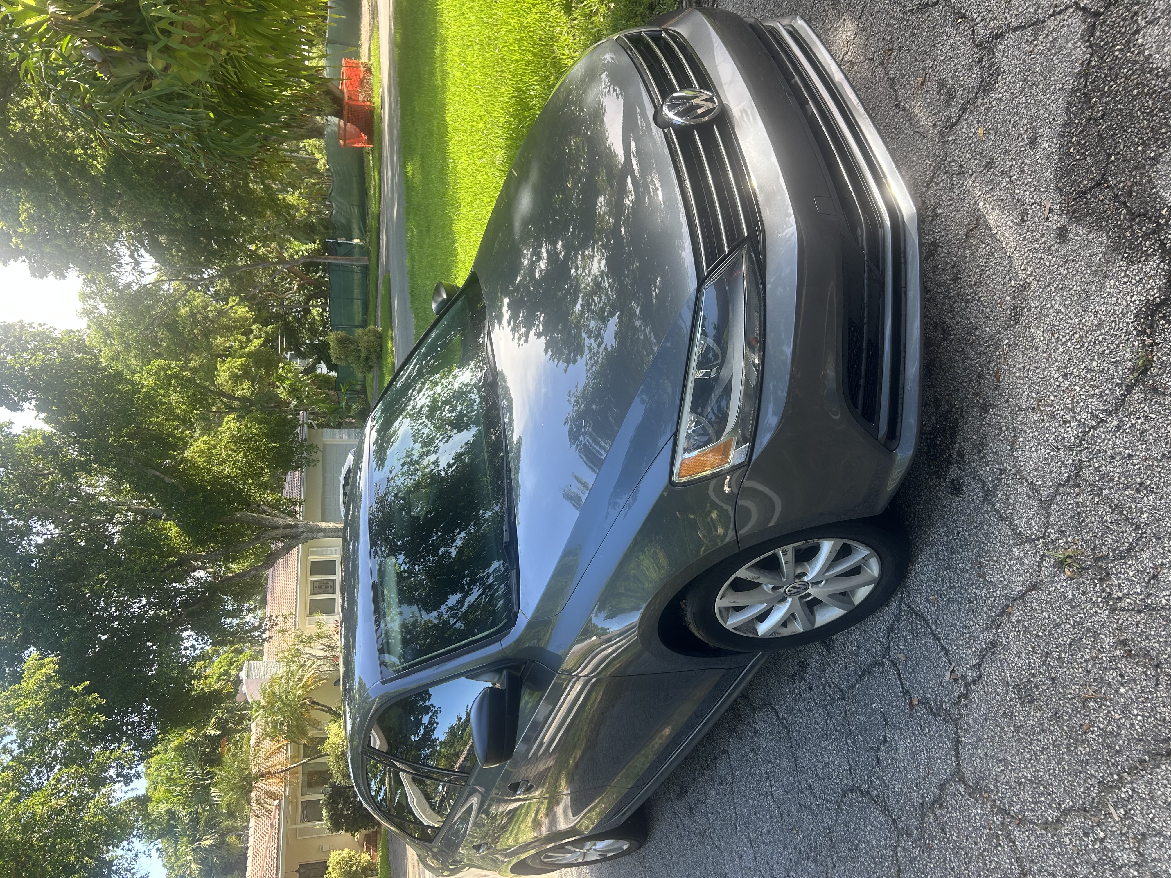 Used 2015 Volkswagen Jetta SE FWD image 2
