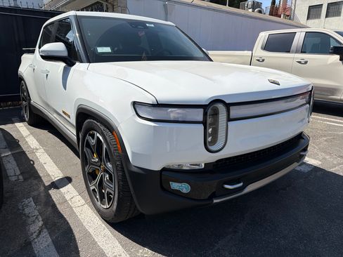 Used 2022 Rivian R1T Adventure AWD/4WD image 9